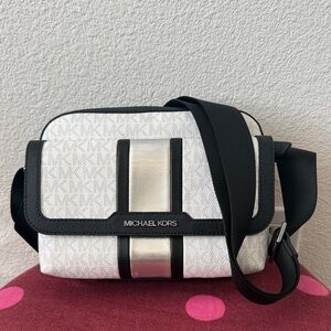 Michael Kors Mens Crossbody Bag White Black Stripe MK Camera Bag Sport Unisex